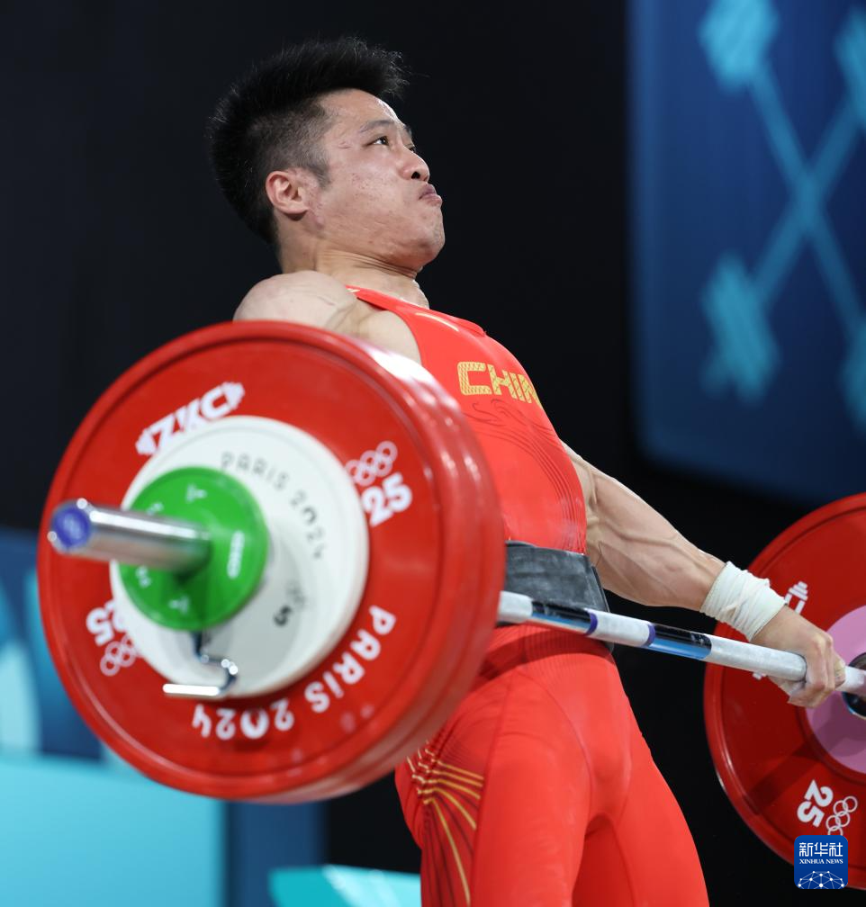 举重比赛上演激烈角逐,强者脱颖而出的简单介绍 举重比赛上演激烈角逐,强者脱颖而出的简单介绍