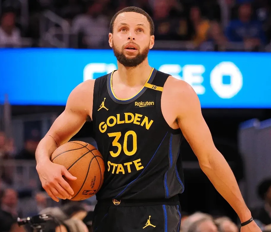 勇士战胜公牛，库里表现出色带领队伍获胜的简单介绍