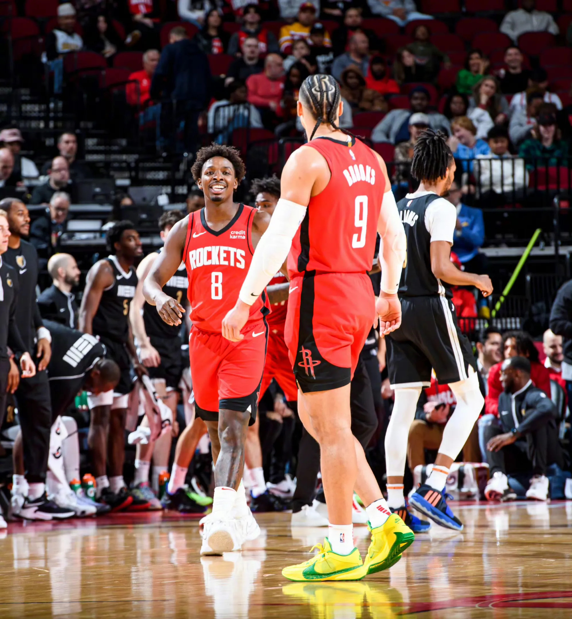 星空体育网址-关于哈登三分球接连打铁，火箭惨败湖人遭遇淘汰的信息