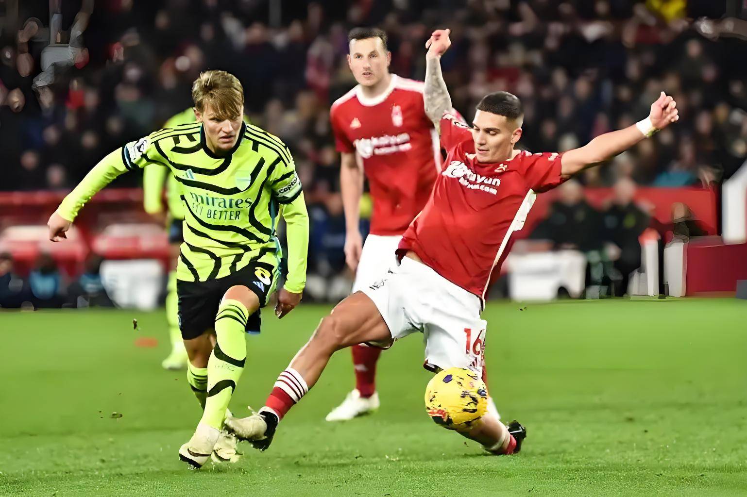 伯恩茅斯中场表现稳定,帮助球队赢得比赛 伯恩茅斯中场表现稳定,帮助球队赢得比赛