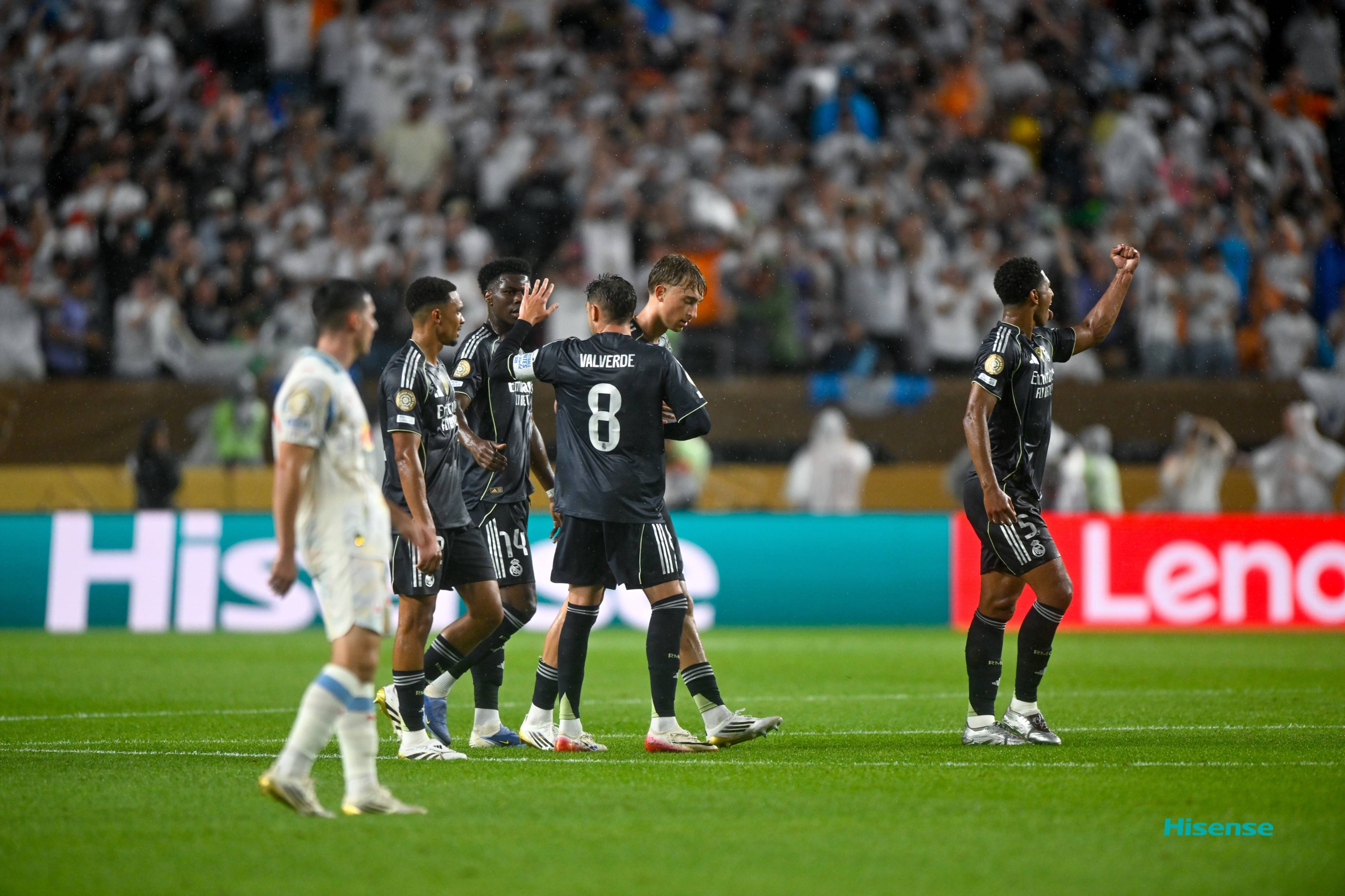 尤文图斯惨遭淘汰,小组赛惊险收官 尤文图斯惨遭淘汰,小组赛惊险收官